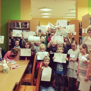 Dzieci czytają legendy kaszubskie w bibliotece/ 8.02.2018