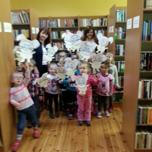 Dzieci z Chatki Małolatka w Gminnej Bibliotece Publicznej w Krokowej / 12.03.2015 